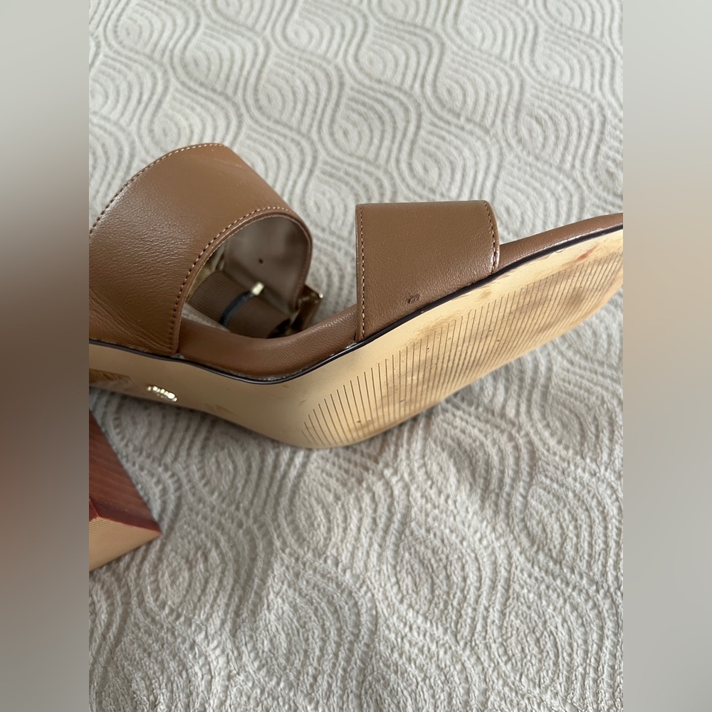 White House Black Market Block Heel Sandals in brown size 8.5 🆕 - Picture 9 of 9